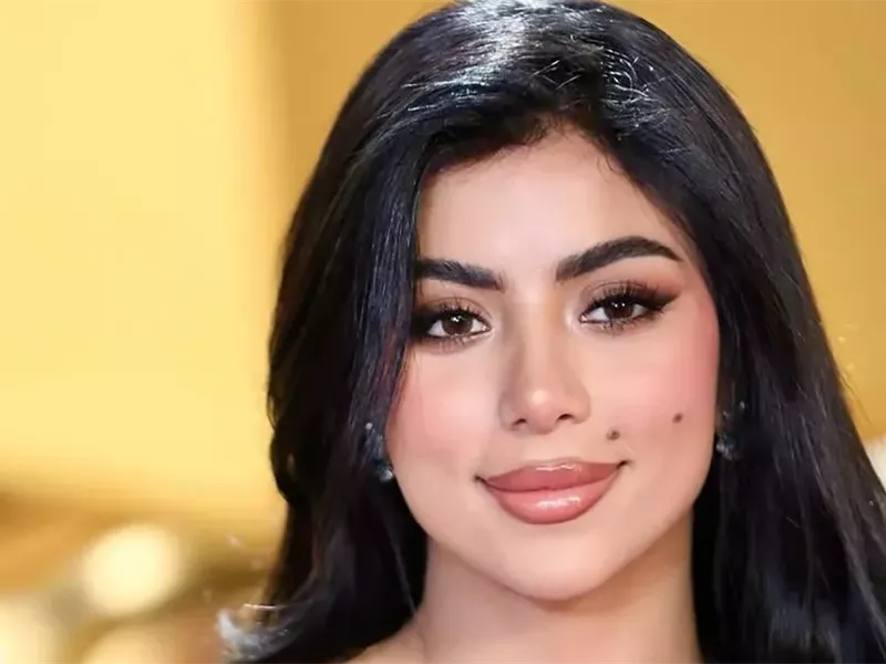 صورة بها الفنانة المصرية كارولين عزمي ضمن الحديث عن xnxx كارولين عزمي